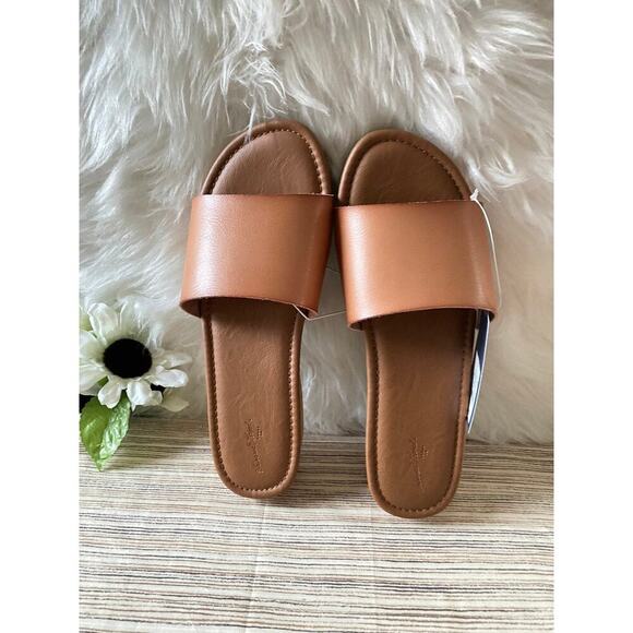 Universal Thread Womens Flat Slides Sandals Slip Ones Open Toe Natural US 7 - Picture 2 of 9